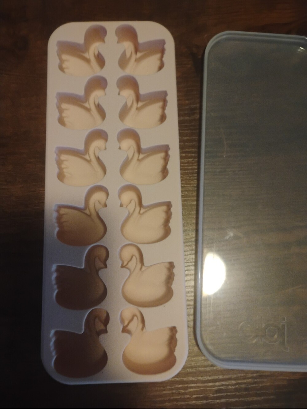Silicone Swan Ice Cube Tray with Lid 12-Cavity Novelty Animal Ice Mold
